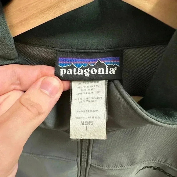 Patagonia  Zip-up Light Jacket Large - Picture 3 of 7